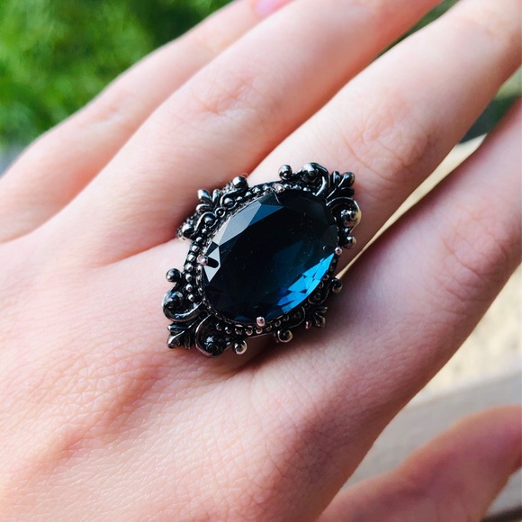 Jewelry - New vintage sapphire sterling silver ring